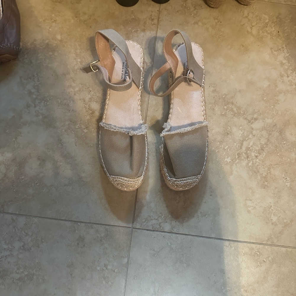 Wedge Espadrille Sandals in Light Gray - Women's